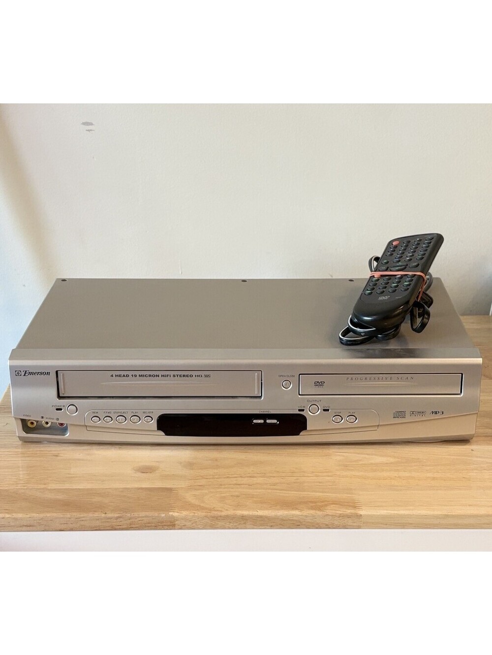 Emerson CEDV90DP DVD/VHS Combo Player / VHS Recorder w/ Remote TESTED & WORKING